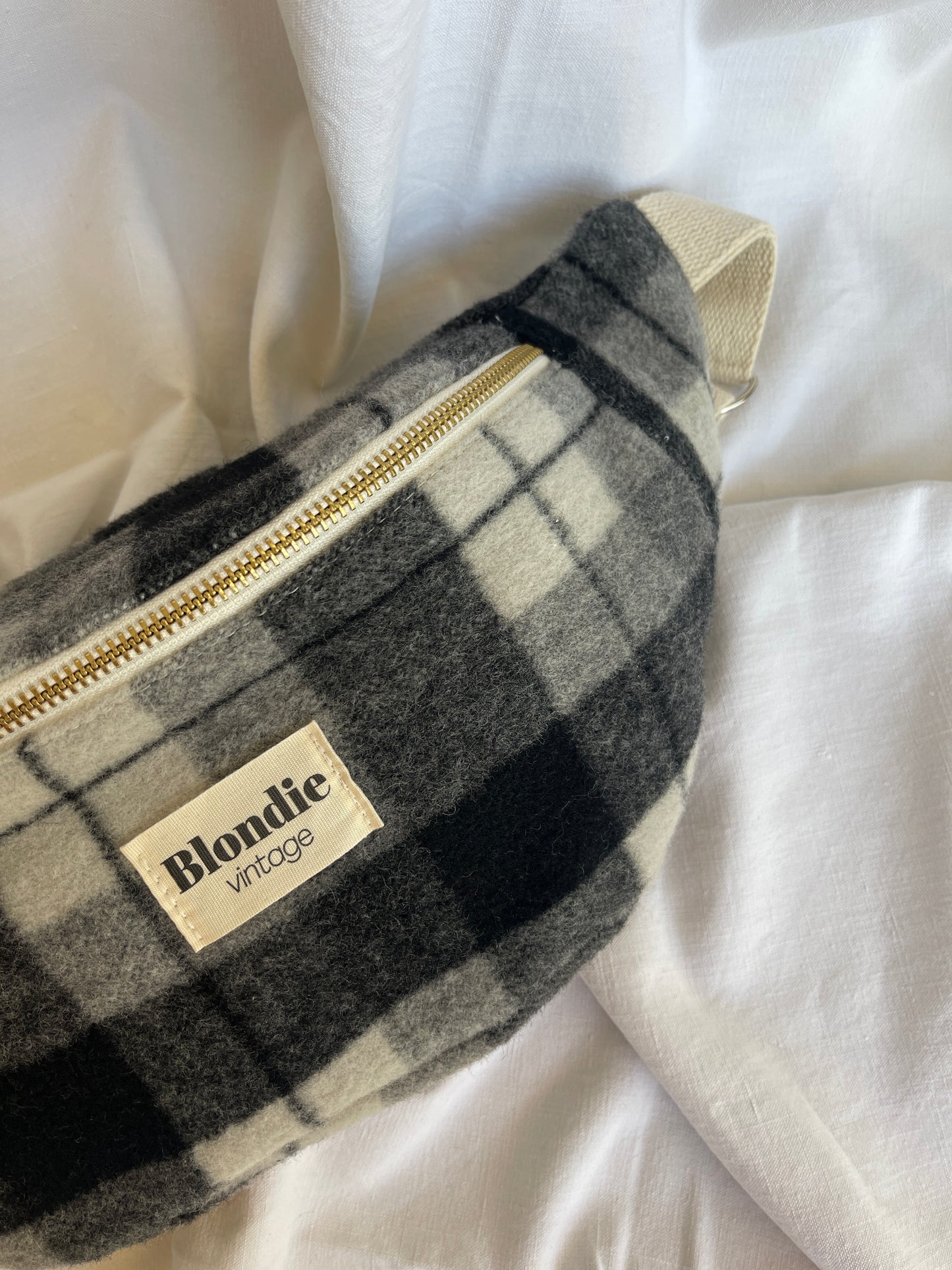 Sac banane tartan gris